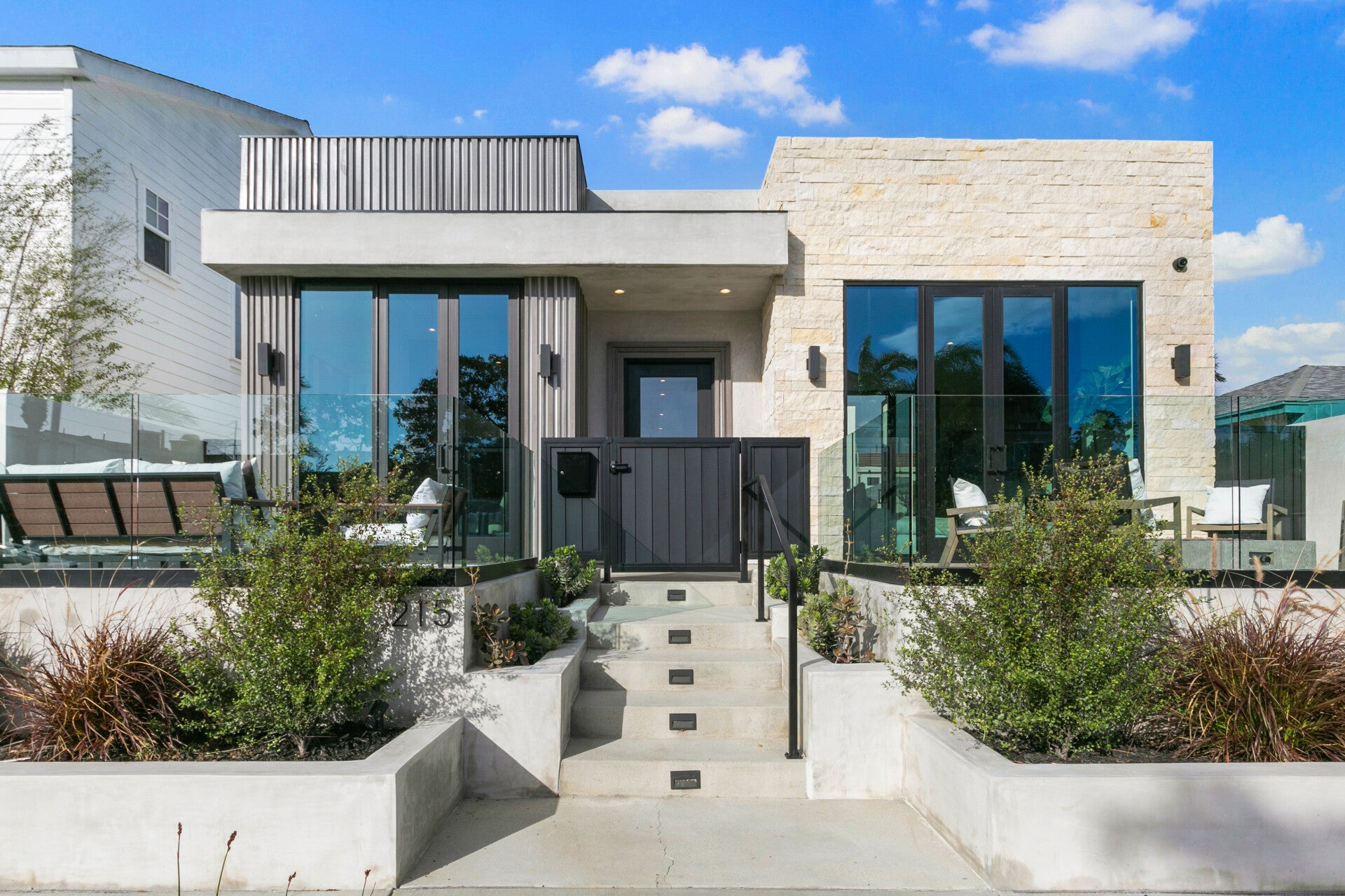215 Lincoln Avenue